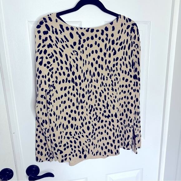 Chico's Classy Womens Animal Print Sweater Size 1 medium - Picture 4 of 6